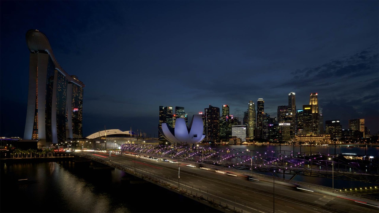 Marina Bay Sands and Helix Bridge, a place to watch the New Year's Eve fireworks in Singapore