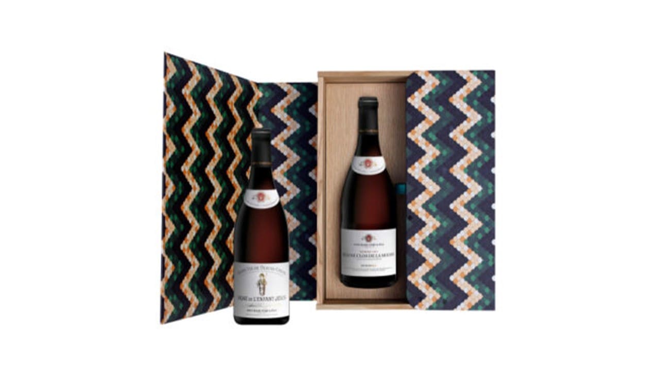 A bottle of premium wine to gift as a housewarming gift to celebrate new homes