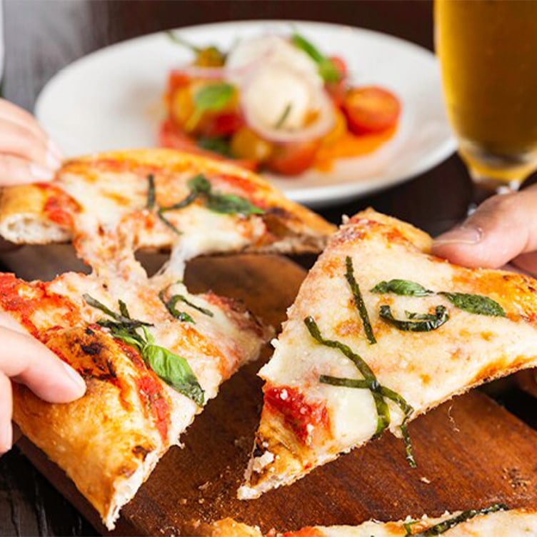 Pizzas to enjoy at the best Italian Restaurants in Singapore