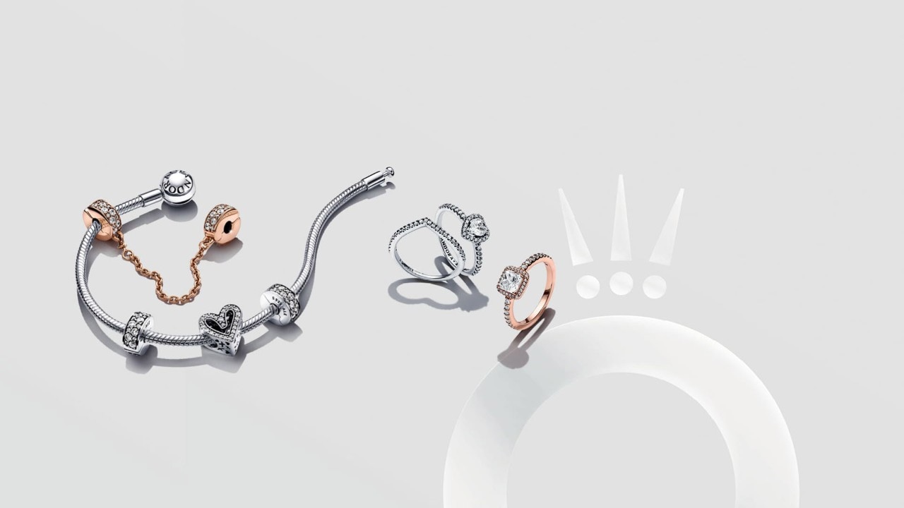 Bracelet, rings and charms from Pandora, a perfect Mother's Day gift in 2023