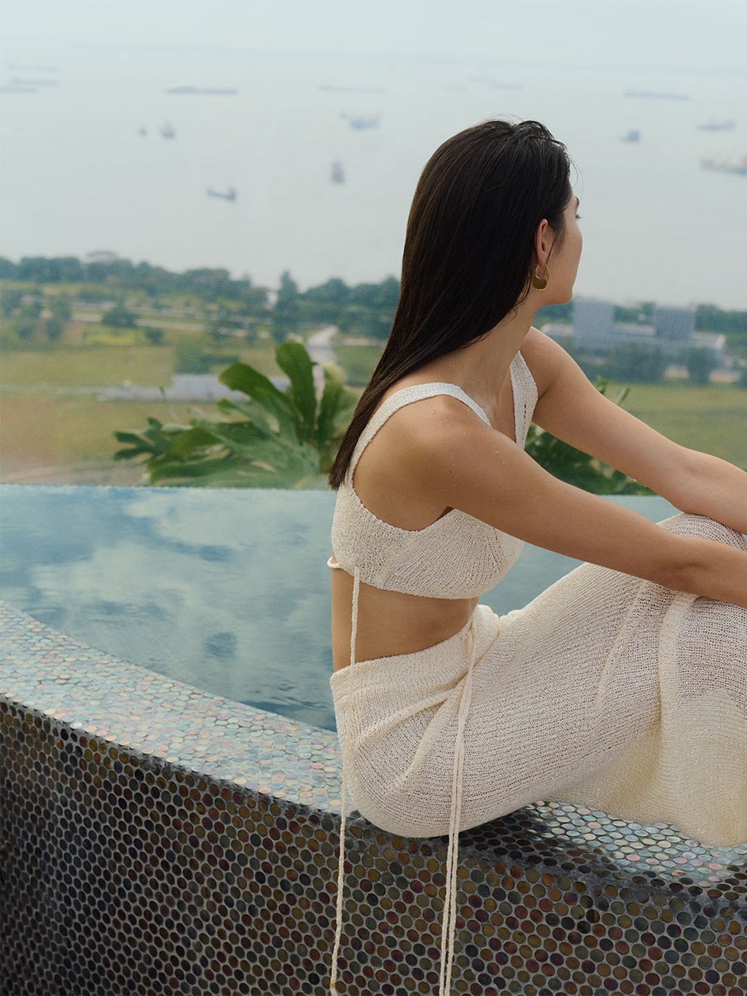 Guest in Jacuzzi at Marina Bay Sands, a Luxury Resort Destination in Singapore