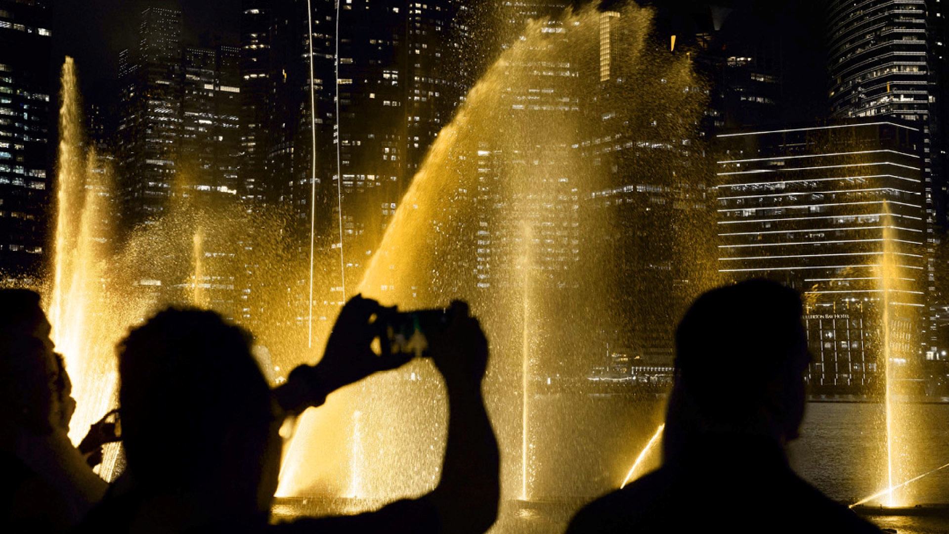 A BIGBANG SPECTRA – LIGHT & WATER SHOW