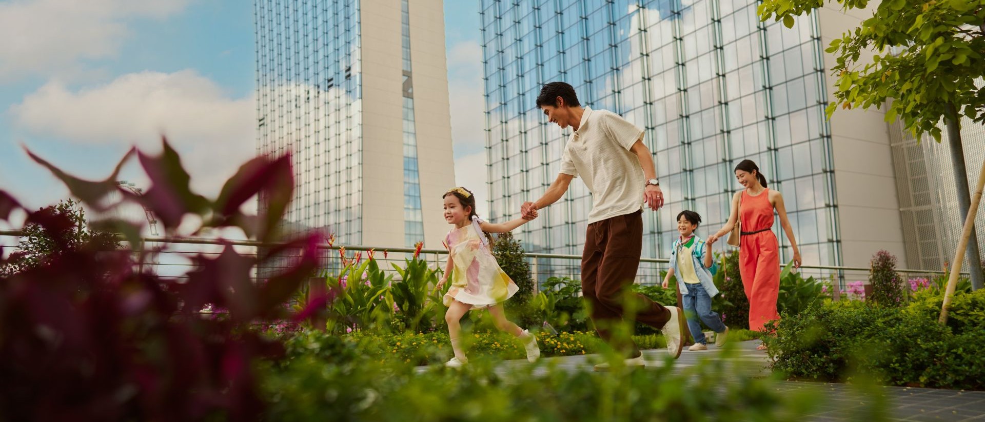 FAMILY FESTIVE CHEER