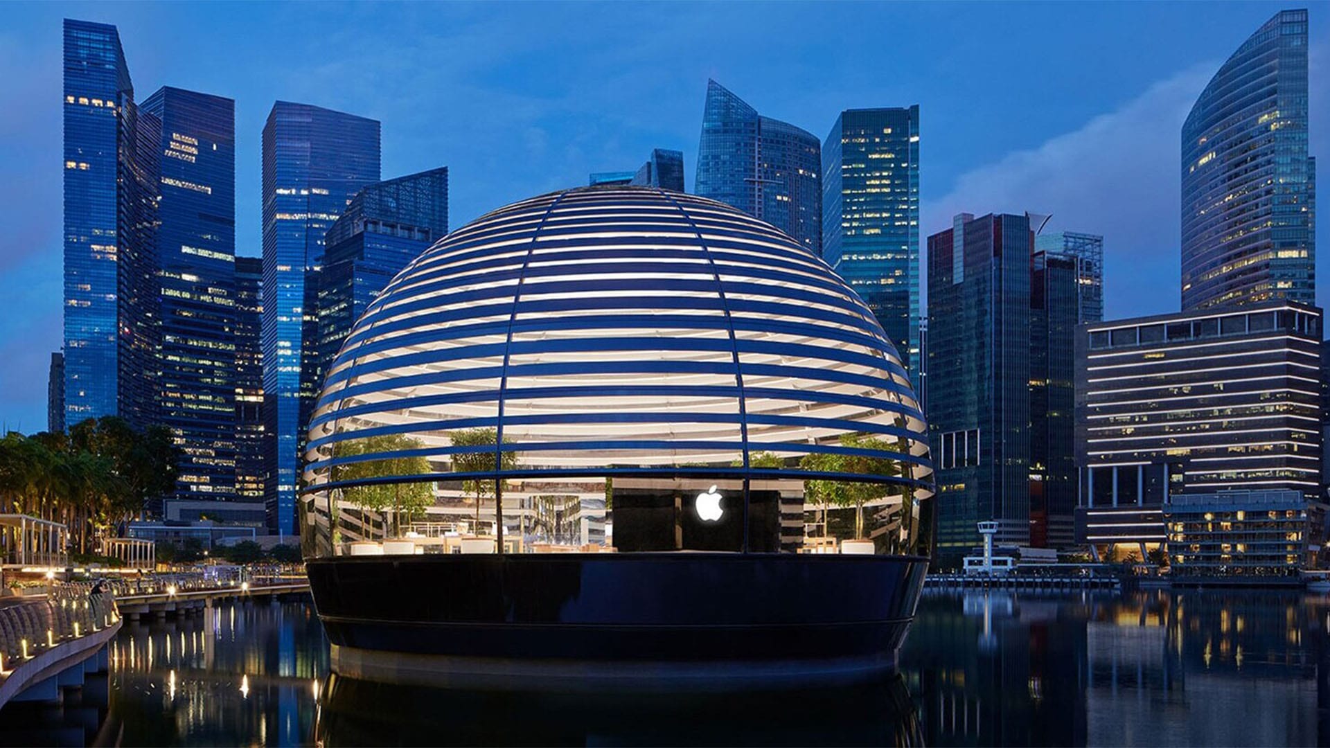 World's floating Apple Store at Marina Bay Sands, a must-visit for your 3 days 2 nights itinerary in Singapore