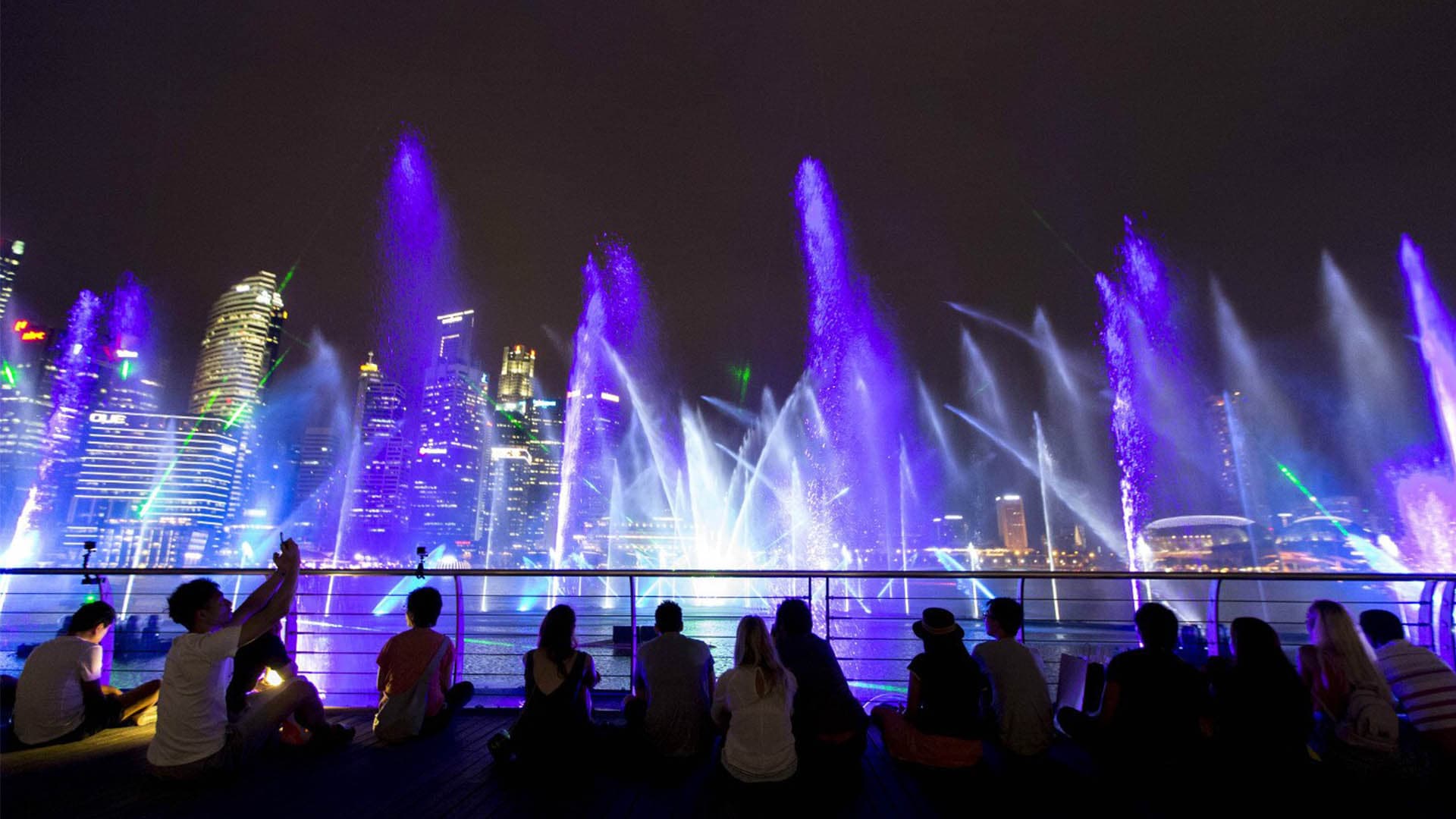 A light and water show in Singapore