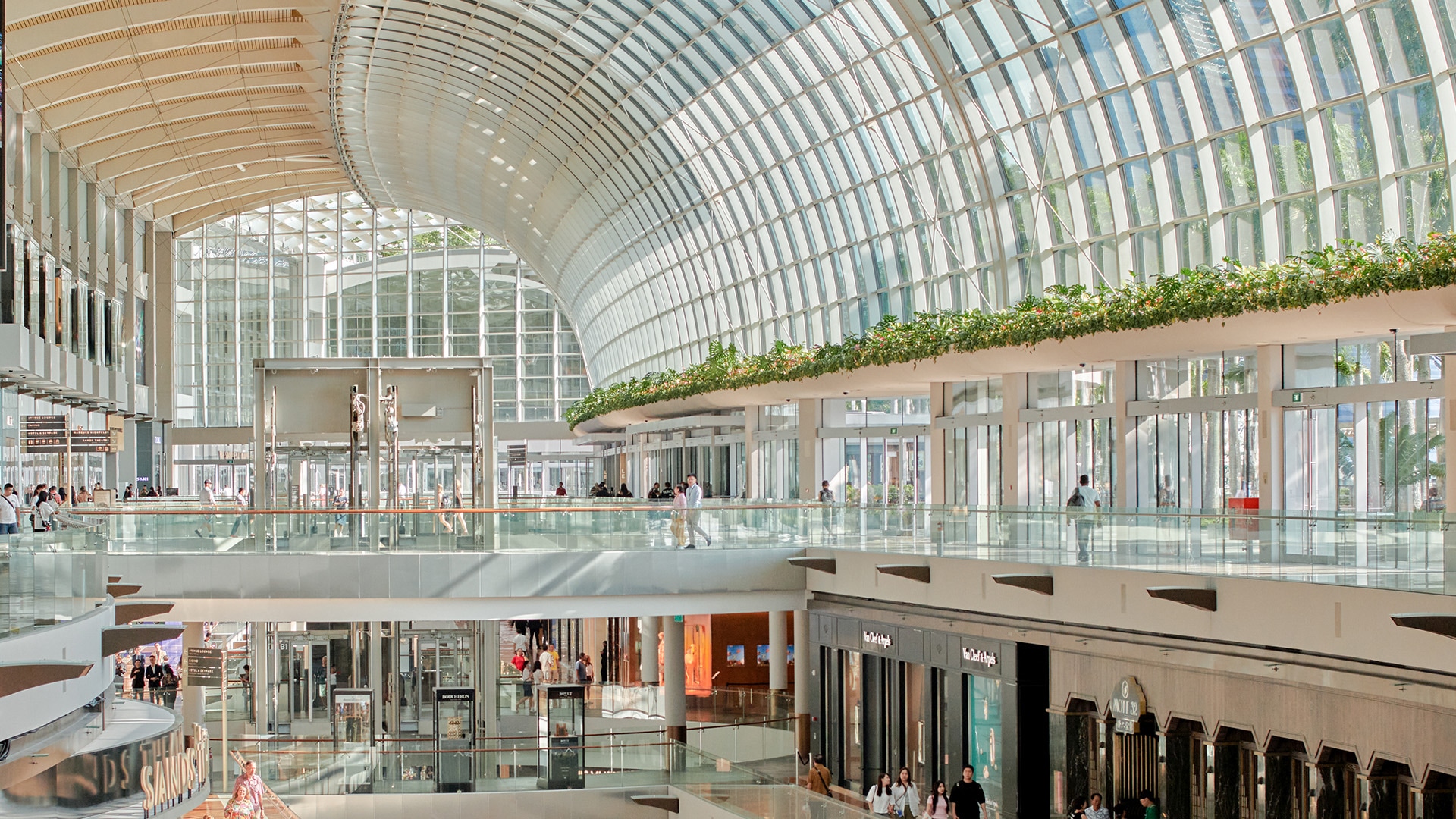 The Shoppes, a mall with shopping privileges for Sands LifeStyle members under Marina Bay Sands' loyalty programme