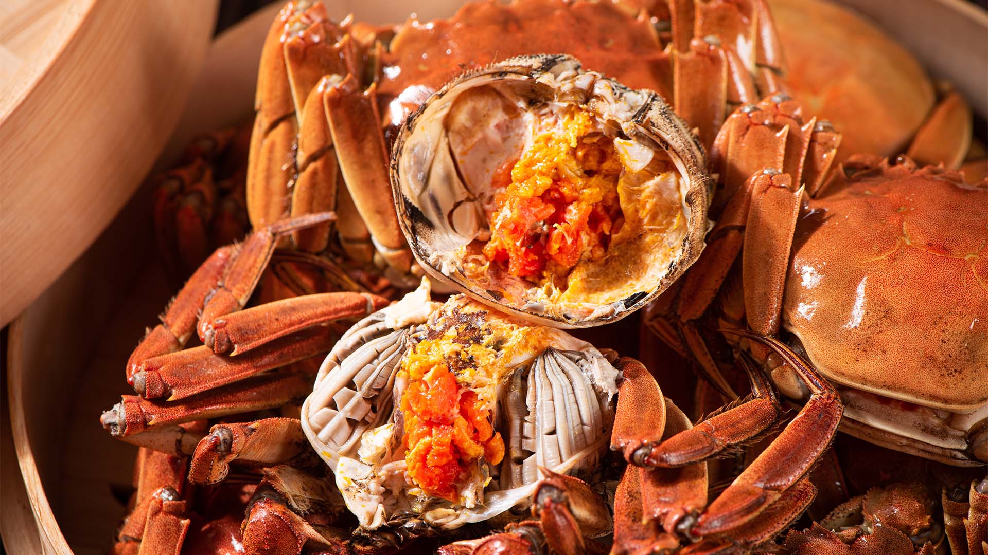 Steamed hairy crab filled with golden roe at Le Ju Xuan, a new Chinese restaurant in Singapore