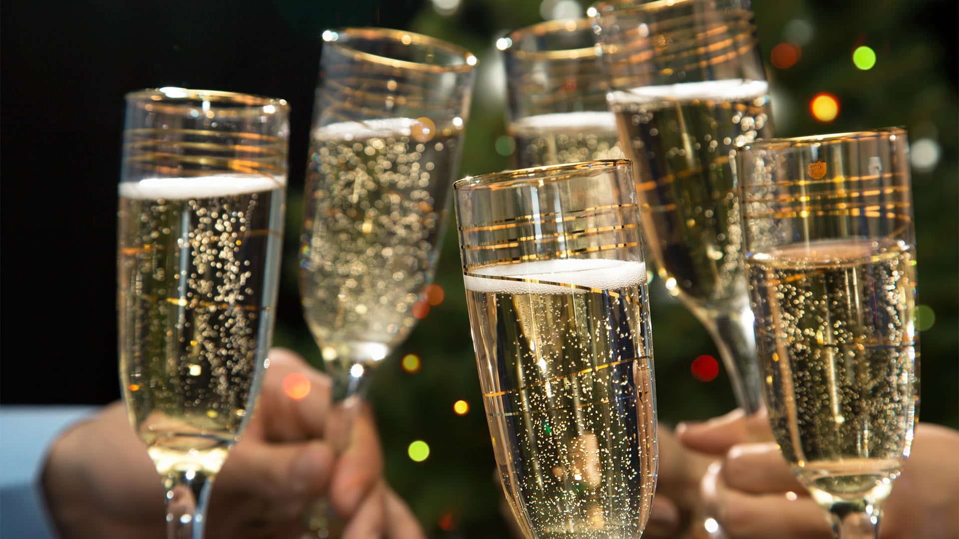 4 champagne glasses to celebrate a special occasion, with gifts chosen from Marina Bay Sands