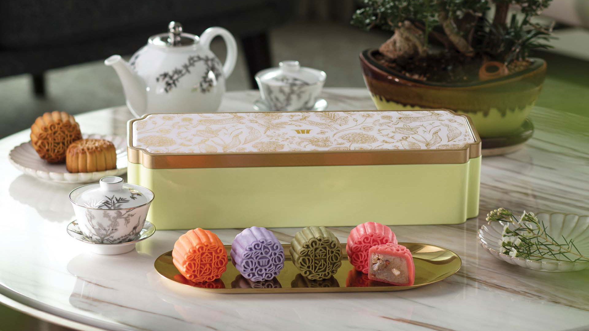 Snowskin mooncakes from 5 star hotel in Singapore, Marina Bay Sands