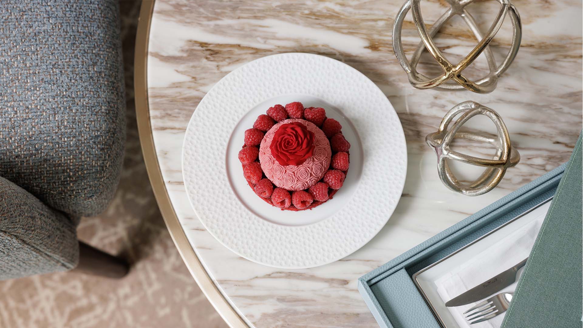 24-Hour In-Room Dining Services | Marina Bay Sands