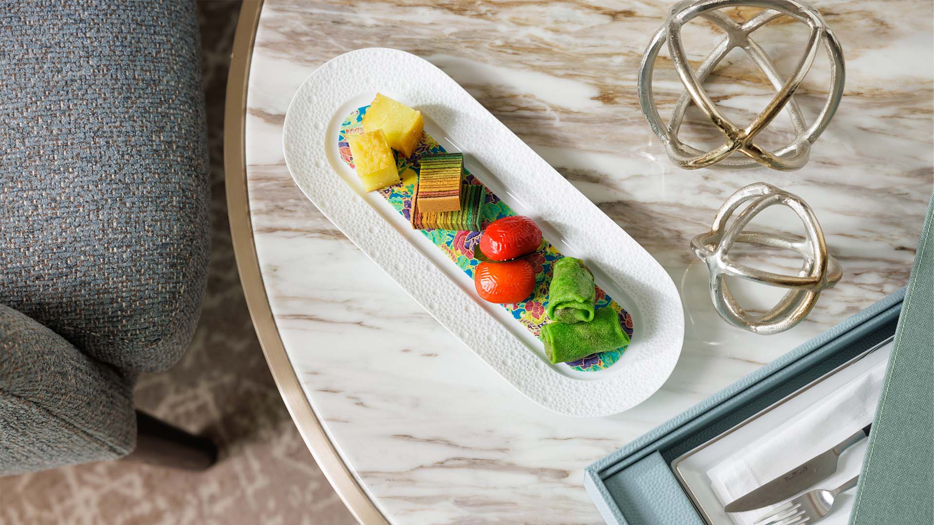 24-Hour In-Room Dining Services | Marina Bay Sands