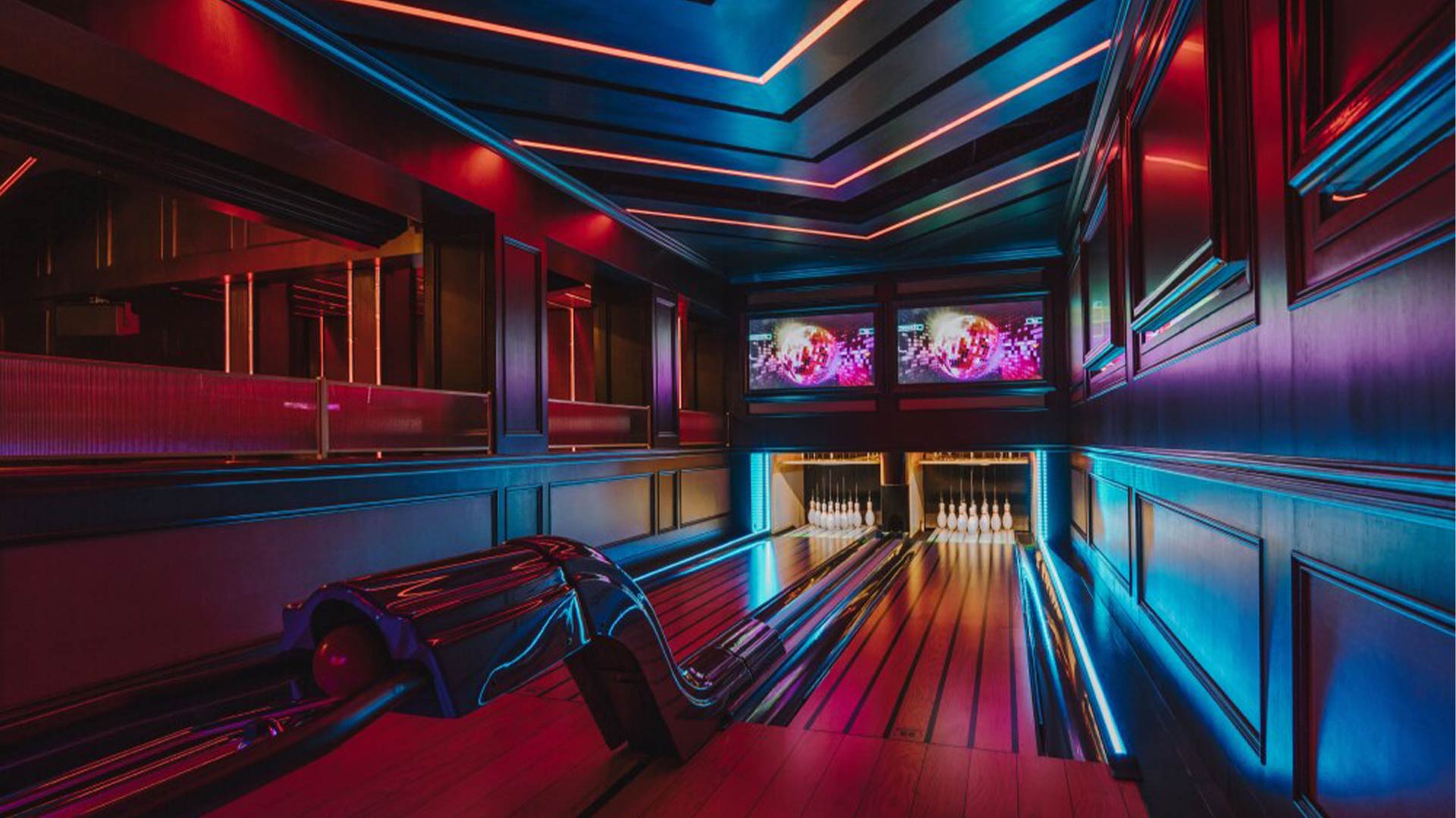 Bowling alley at Avenue Lounge, a location perfect for private events in Singapore
