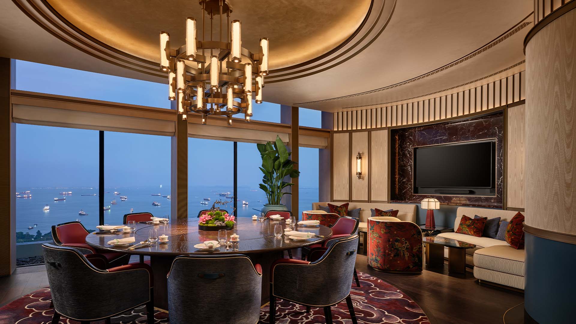 Private dining room at Jin Ting Wan, a fine Cantonese restaurant perched 55 storeys at Marina Bay Sands