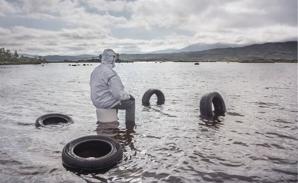 exhibition-zone-john-akomfrah-tile-600x368