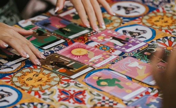 Arcane Realms: Live Tarot Readings, Poetry and Portraits