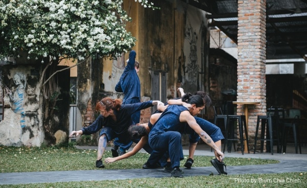 ArtScience Encounters with T.H.E Dance Company: Searching Blue