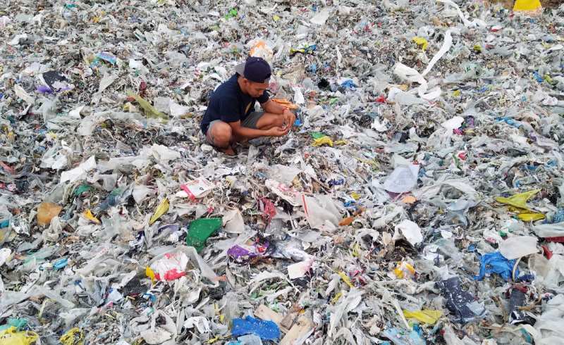 The Story of Plastic (2019)