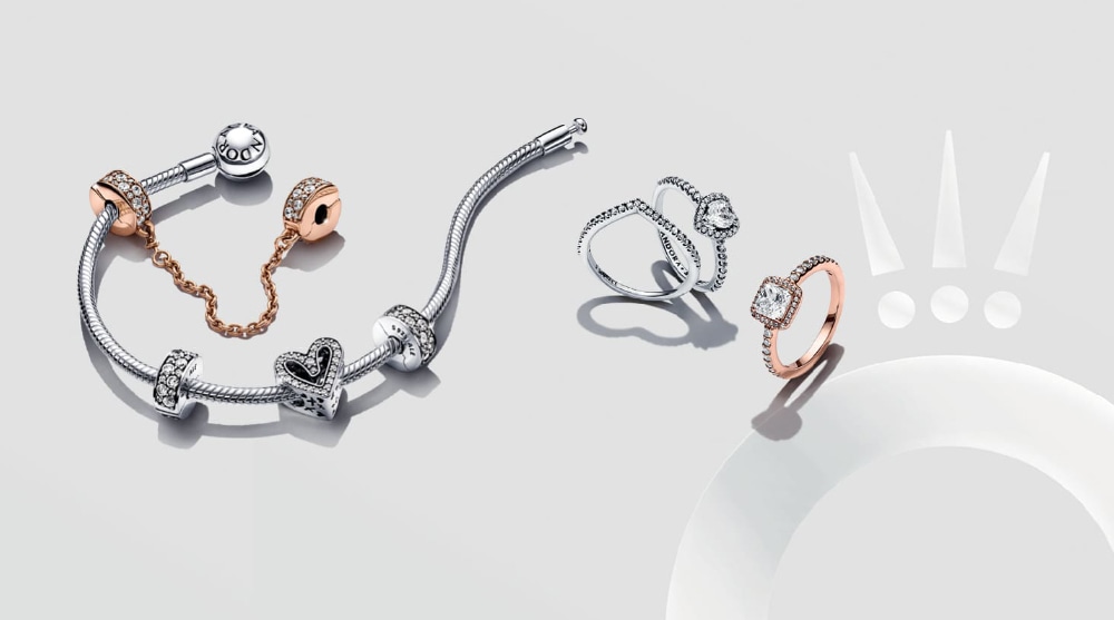 Bracelet, rings and charms from Pandora, a perfect Mother's Day gift in 2023