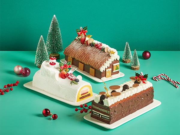 Christmas log cakes by BreadTalk