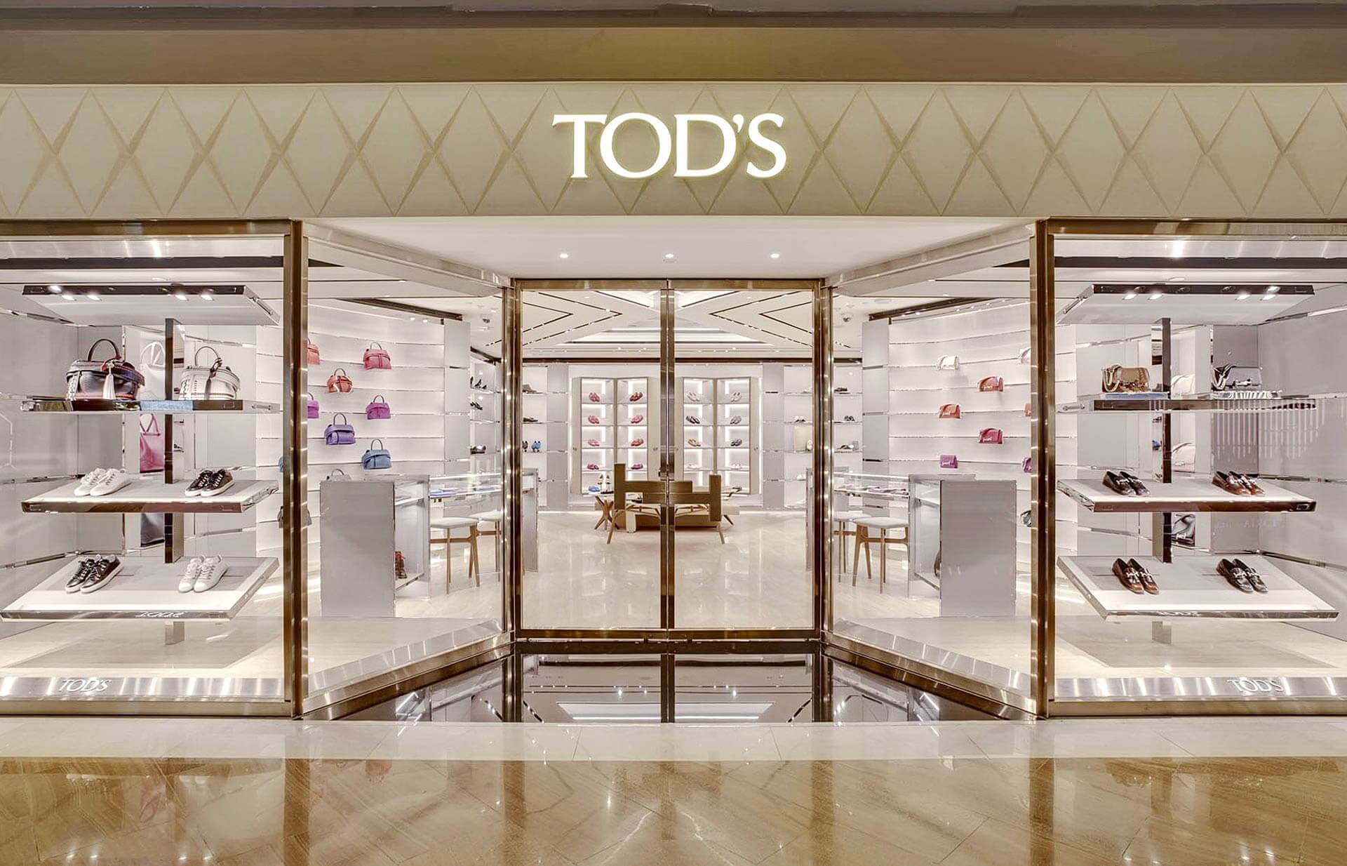 Tod's Singapore | Leather Goods | The Shoppes at Marina Bay Sands l  Singapore
