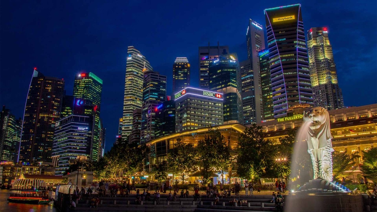 Merlion, an iconic statue near Marina Bay Sands in Singapore