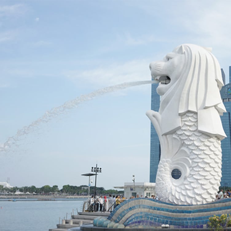 Merlion, an iconic statue near Marina Bay Sands in Singapore