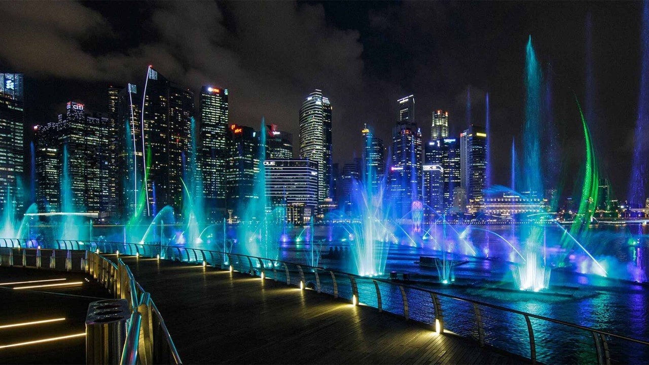 Light and water show at Marina Bay Sands, an instagrammble place and performance in Singapore
