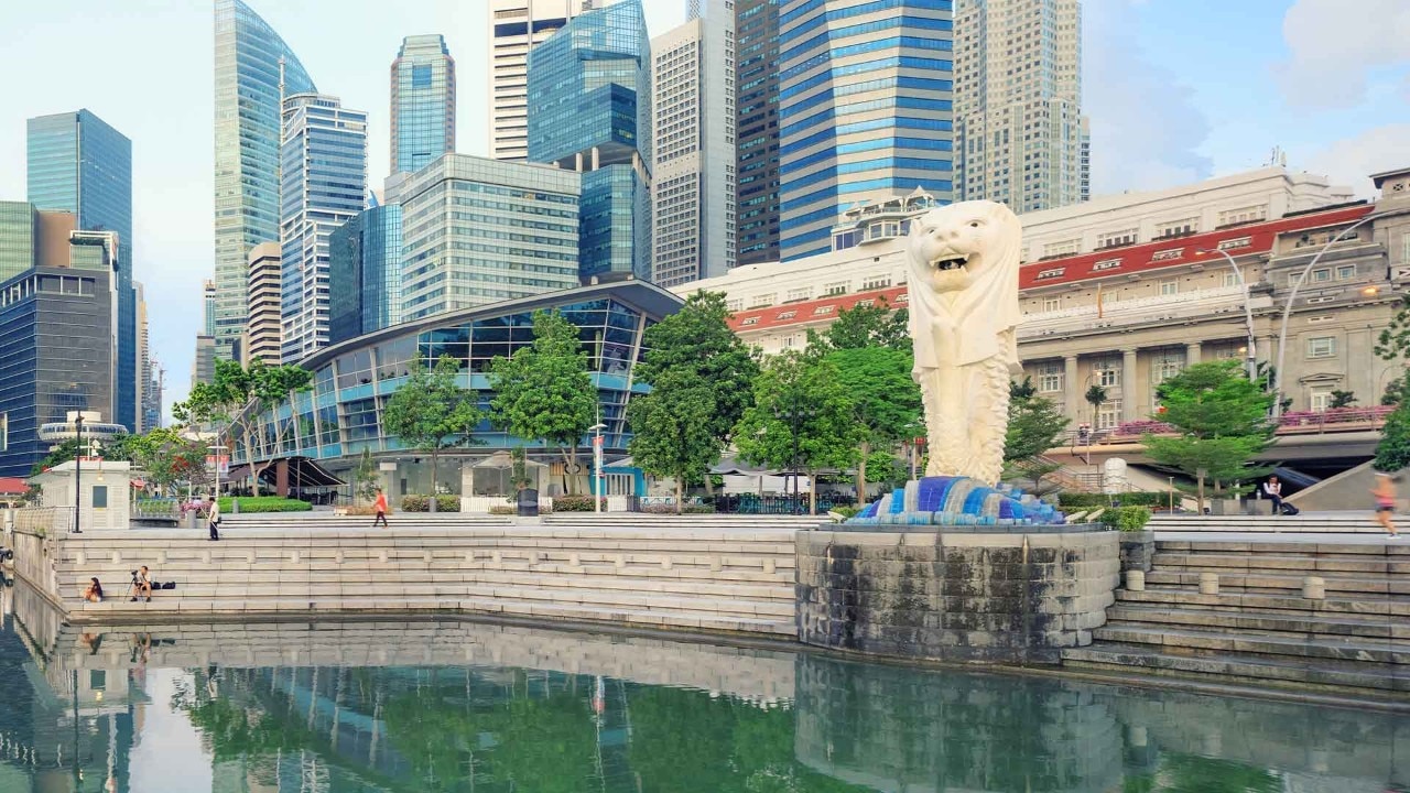 Merlion park at Marina Bay, an ideal spot for outdoor activities in Singapore