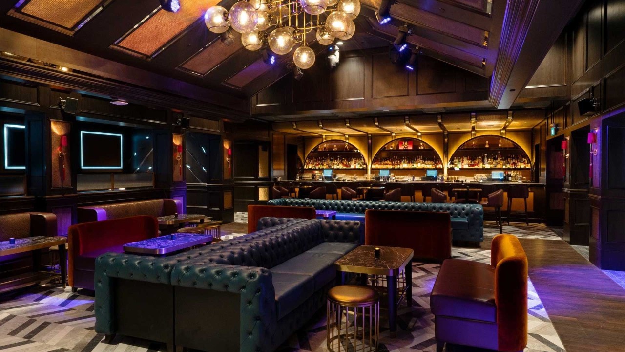 Interior of AVENUE Lounge, one of the best bars in Singapore