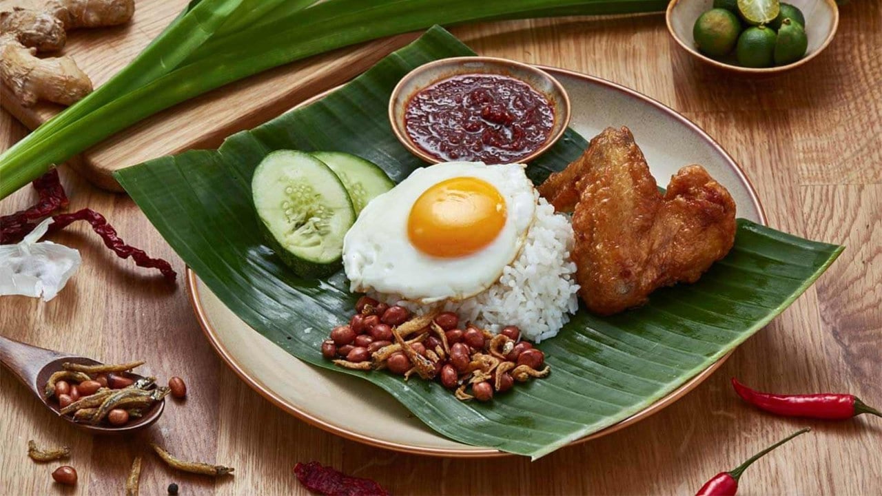 Singaporean local dish, Nasi Lemak, from the best breakfast places in Singapore