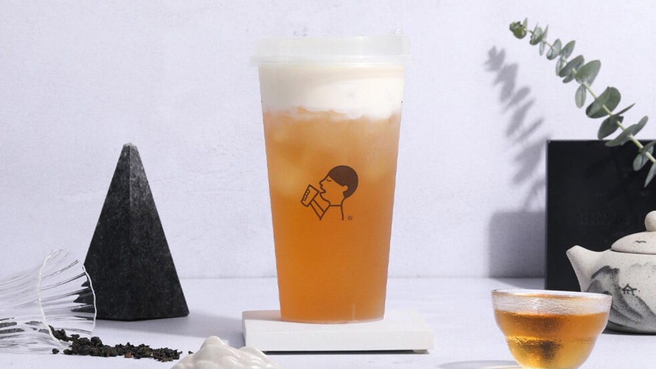 Fresh brewed tea topped with cheese foam at HEYTEA, a bubble tea brand in Singapore