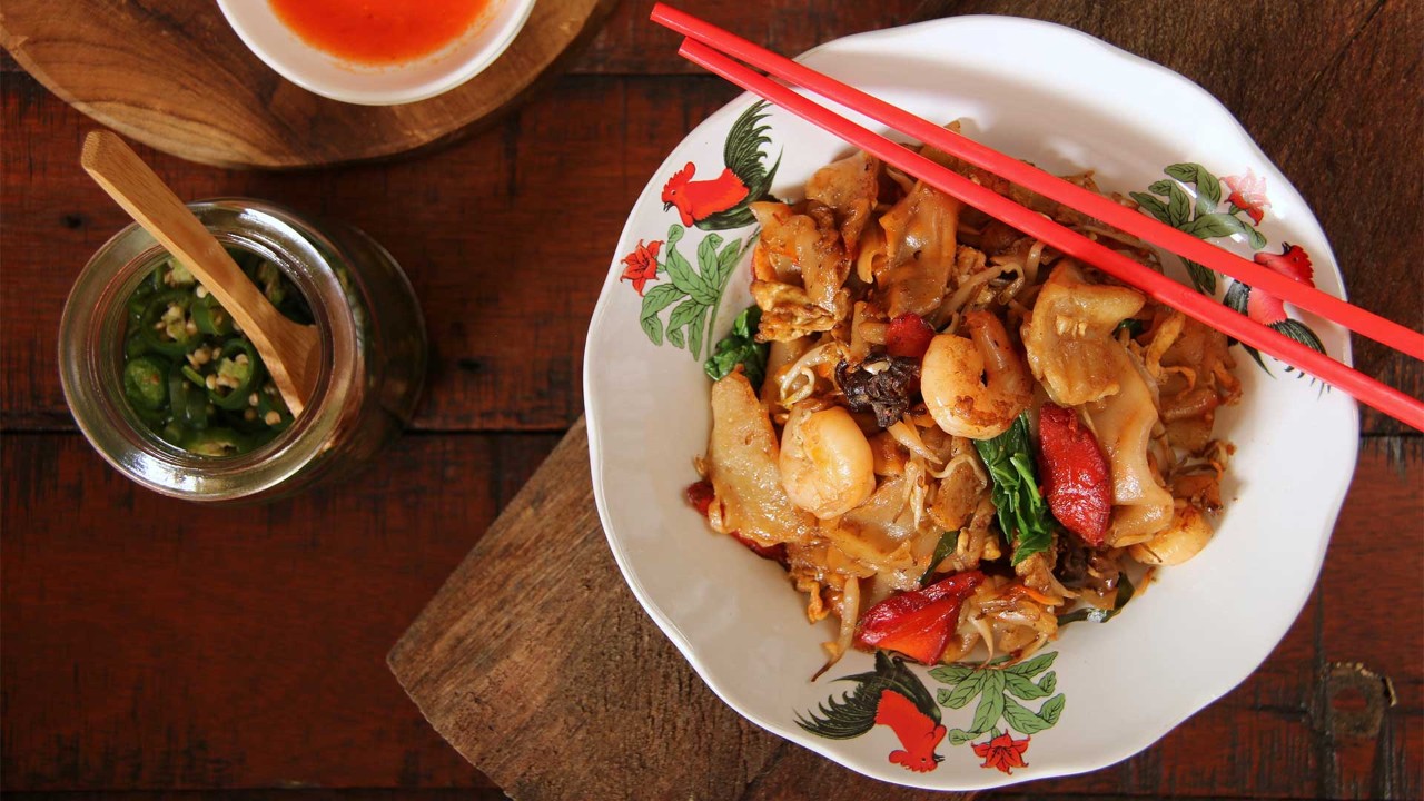 Char Kway Teow, a local food to eat in Singapore