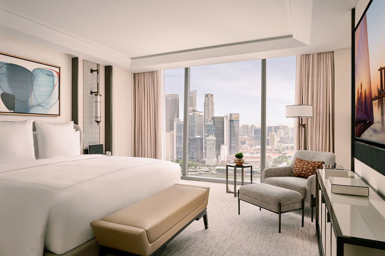 Paiza Premier Suite - City View-3.JPG