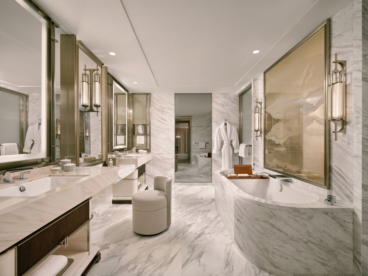 Paiza Premier Suite - City View-4.JPG