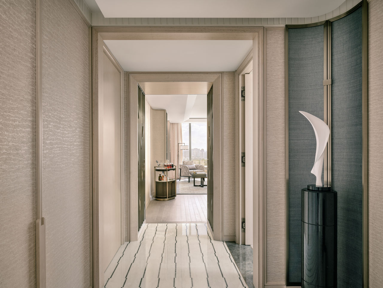 Paiza Premier Suite - Dual View-1.JPG