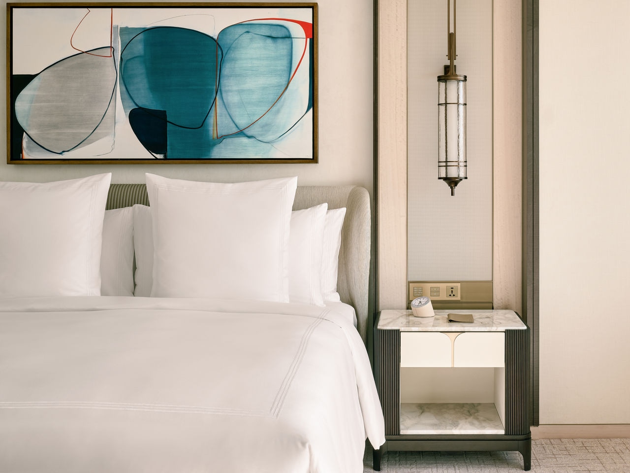 Paiza Signature Suite - City View-12.JPG