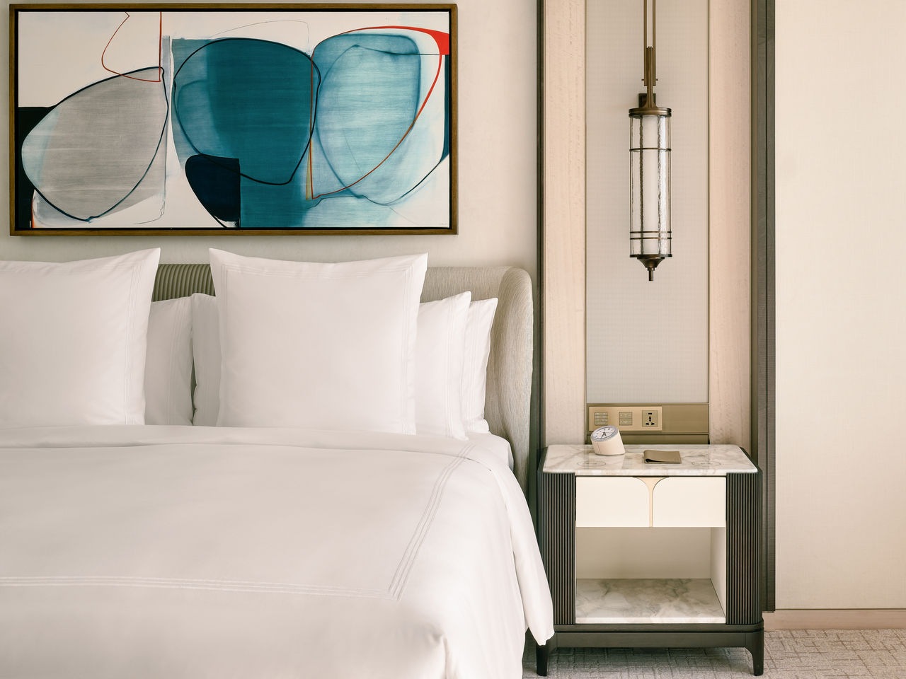 Paiza Signature Suite - City View-12.JPG