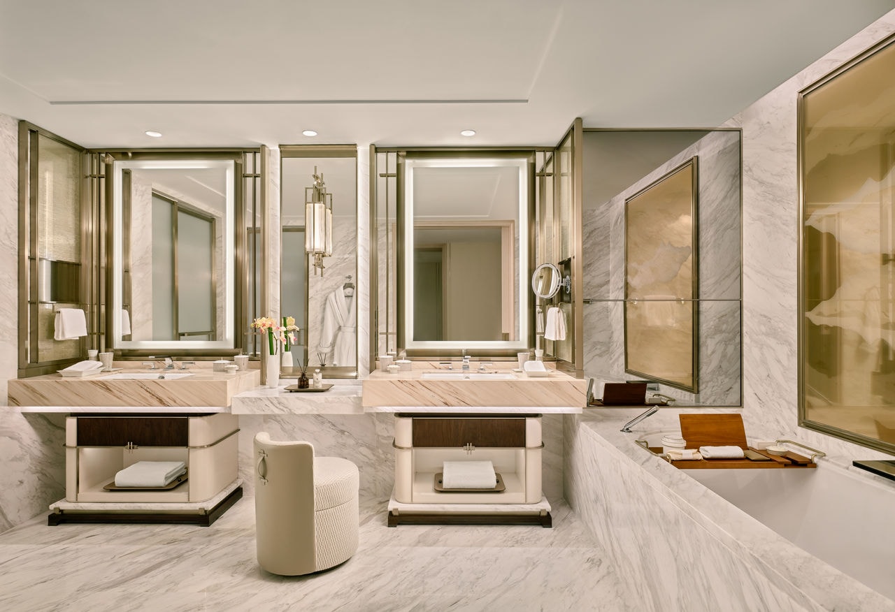 Paiza Signature Suite - City View-13.JPG