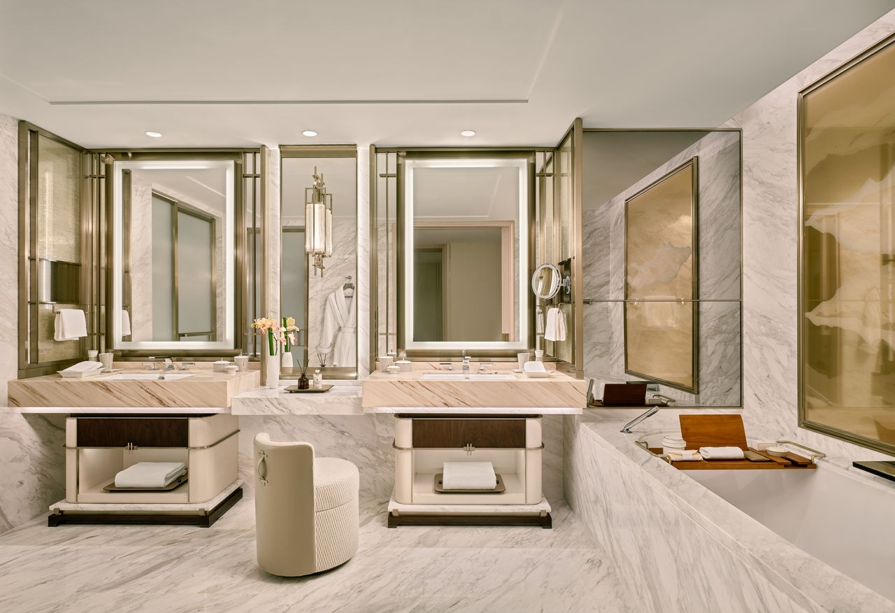 Paiza Signature Suite - City View-13.JPG