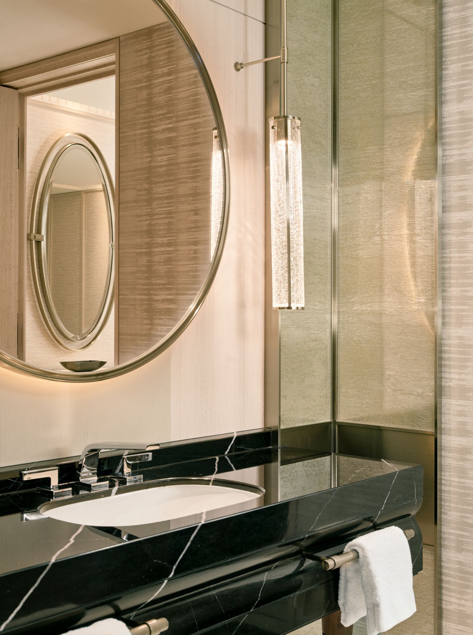 Paiza Signature Suite - City View-18.JPG