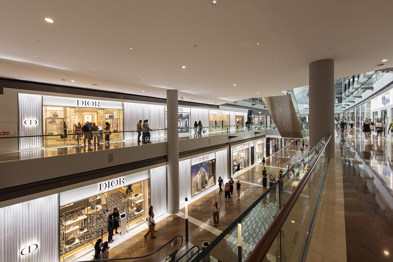 The Shoppes at Marina Bay Sands is home to a grand assembly of 19 duplexes_1.tif