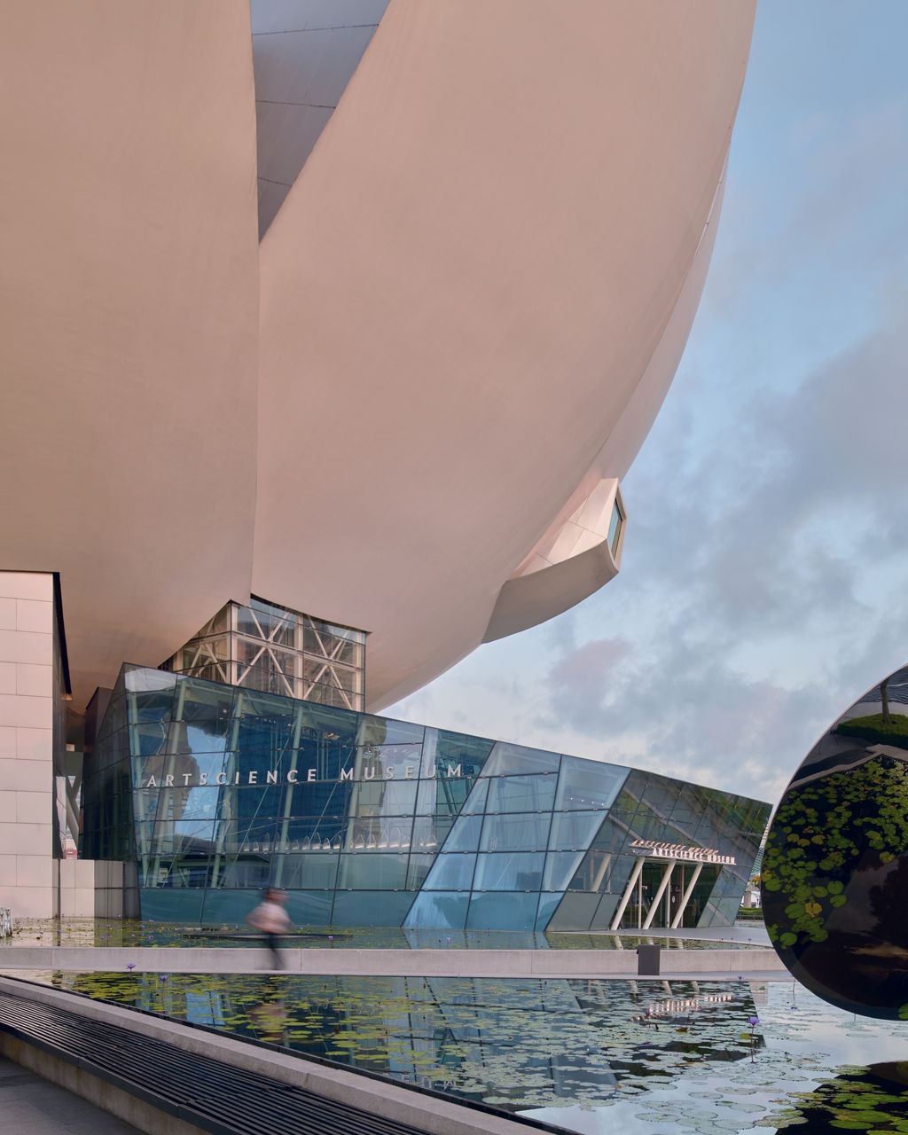 ArtScience Museum Architecture-14.jpg