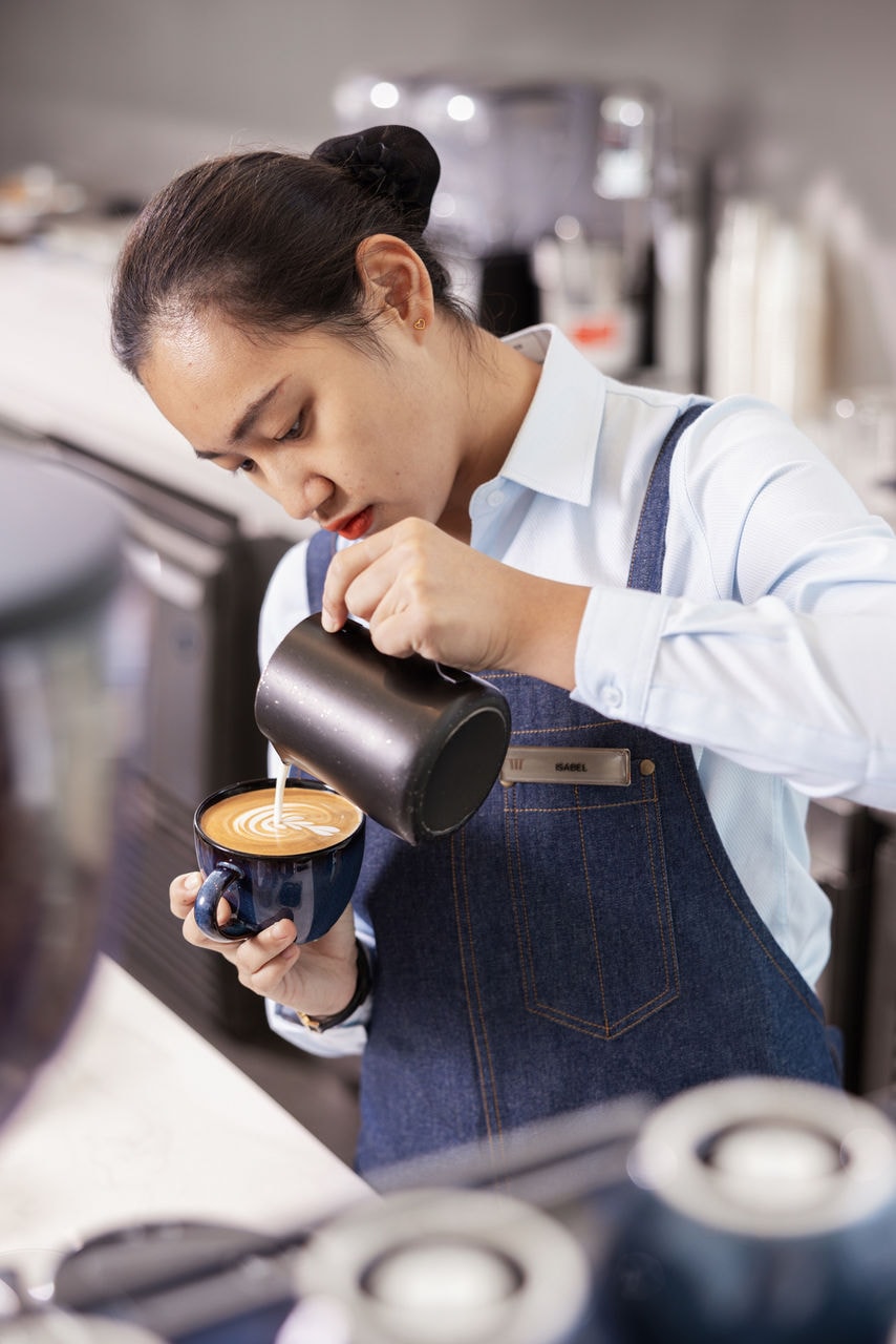 Miracle Coffee_Barista pouring latte art_1.jpg