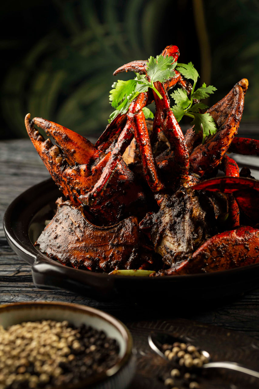Mott32_Wok-Fried Live Whole Crab (Black Pepper in Singapore Style).jpg