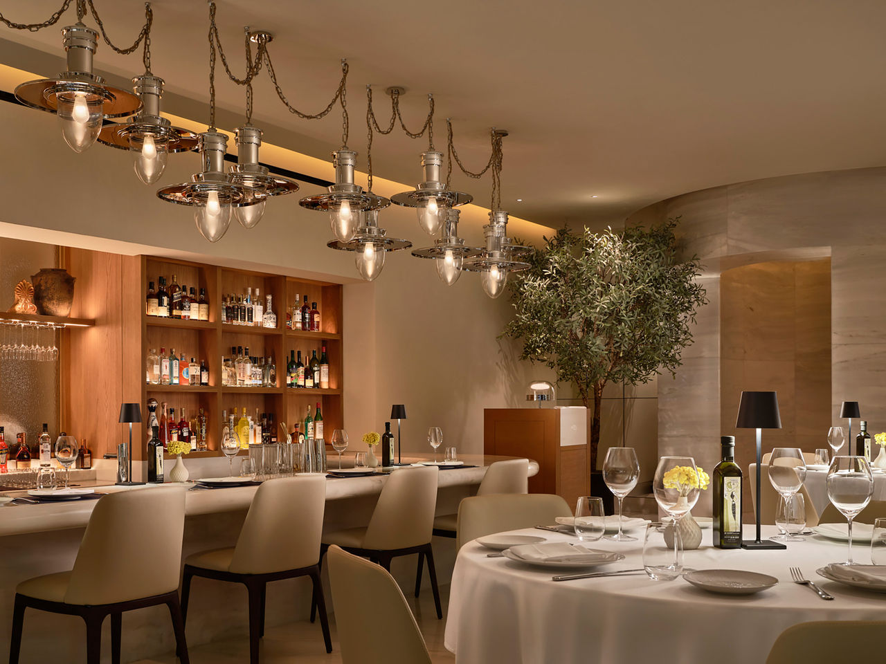 estiatorio Milos Interior-2.jpg