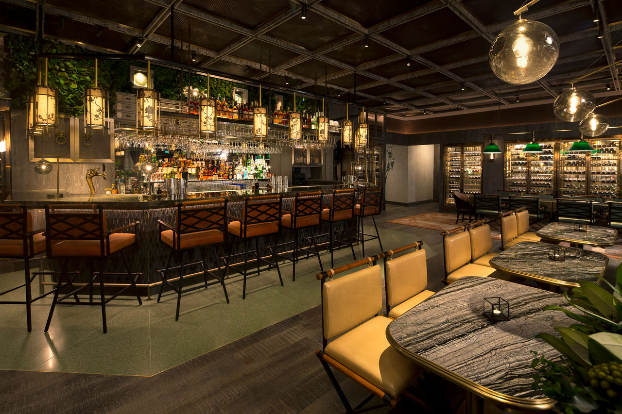 Mott 32 Interior-2.jpg